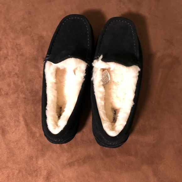 boy/girl Ugg slippers 8-12 years - Picture 4 of 4
